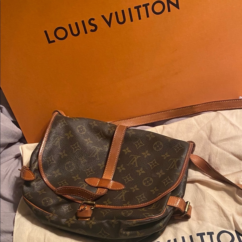 🔥🔥Crossbody Louis Vuitton biface purse🔥🔥